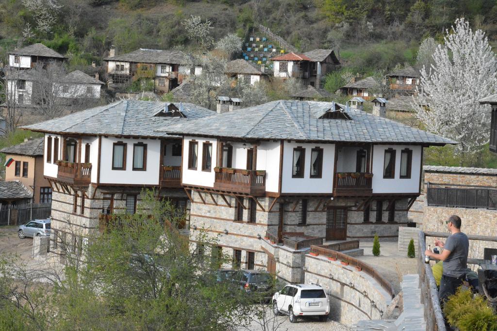 Leshtenski Perli Hotel Exterior photo